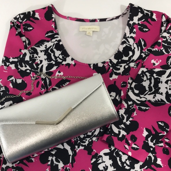 Scoop Neck  ¾-Sleeve Bodycon Mini Dress - Picture 4 of 7